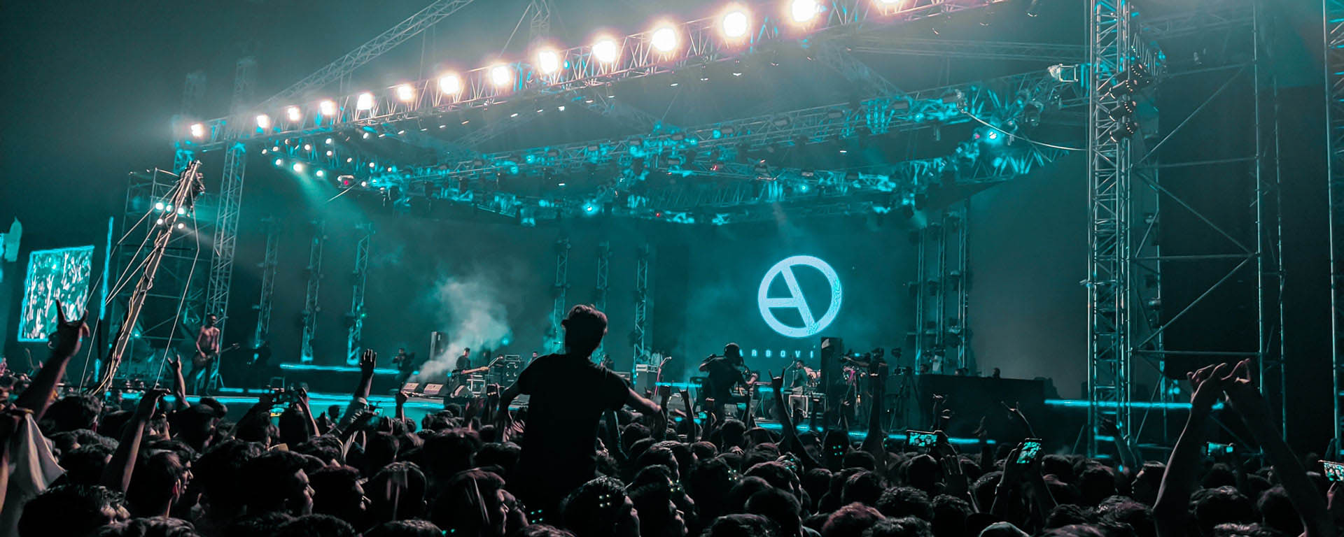 Turning Listeners into Lifelong Fans: The Complete Guide to Building, Growing & Nurturing Music Communities